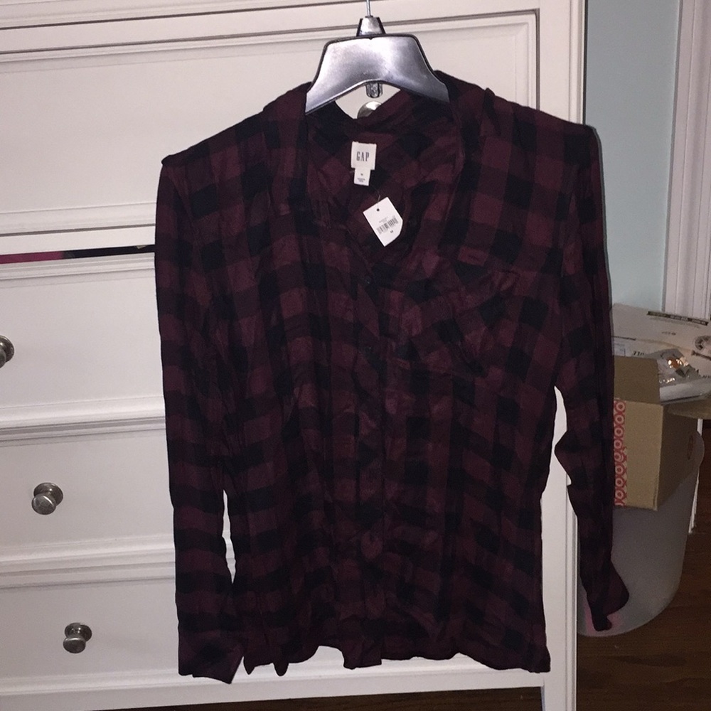 NWT gap maroon and black flannel size medium